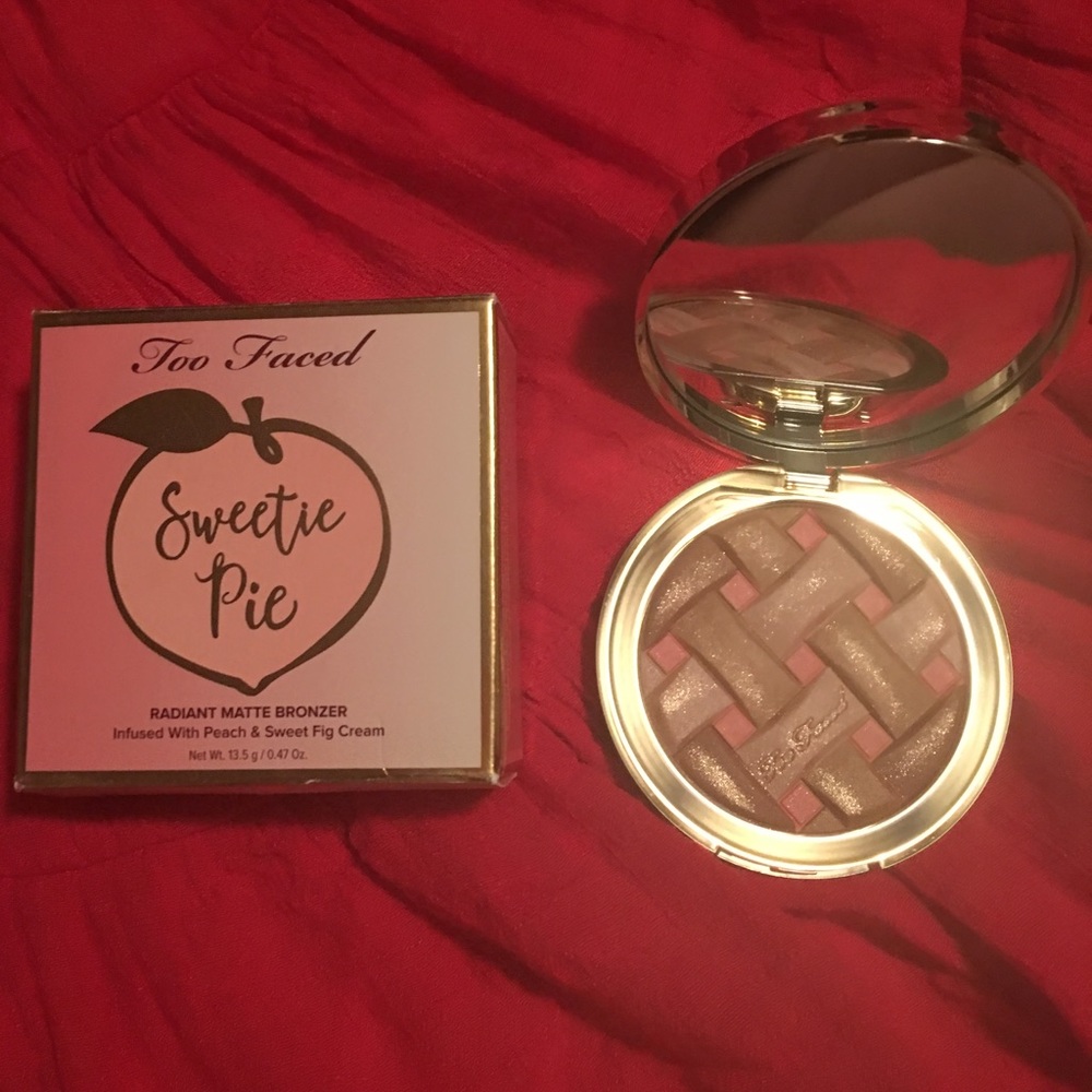 Too faced bronzer
